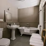 La Hotel *