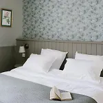 La Hotel *
